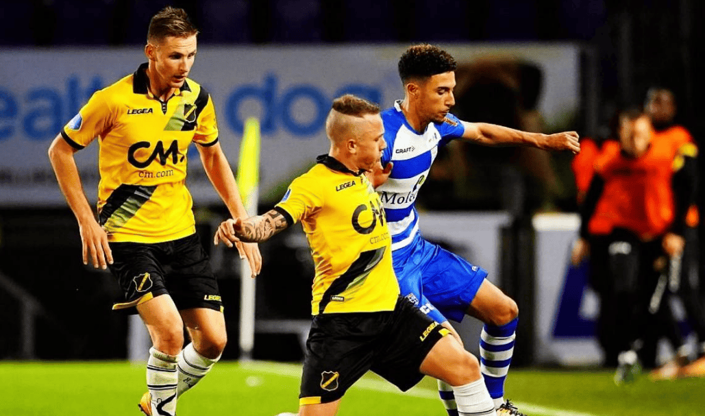 颖而出的呢 颖而出的呢